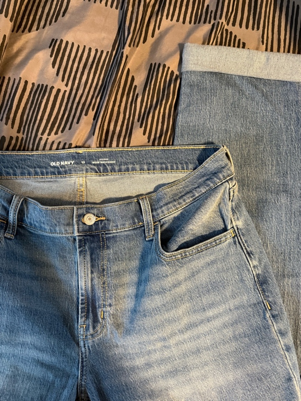 NWOT - OLD NAVY WOW Midrise Boyfriend Jeans